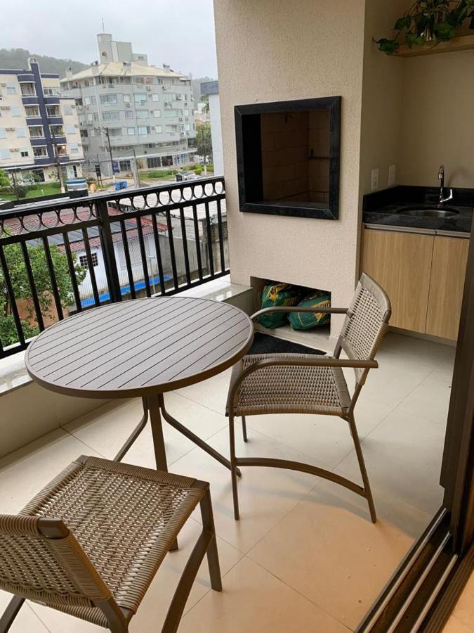Apto Novo A Uma Quadra Da Praia ฟลอเรียนอโปลิส ภายนอก รูปภาพ