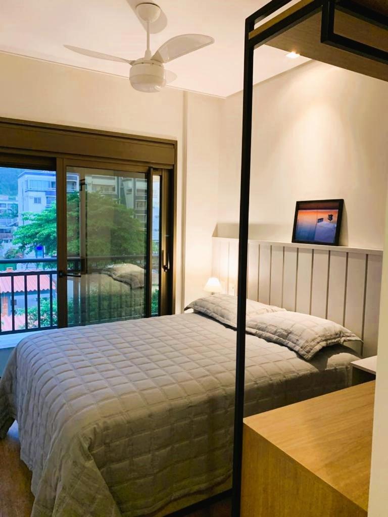 Apto Novo A Uma Quadra Da Praia ฟลอเรียนอโปลิส ภายนอก รูปภาพ